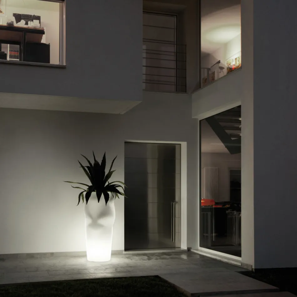 Světlá venkovní váza z neprůhledného polyetylenu vyrobená v Itálii - hrdá Viadurini