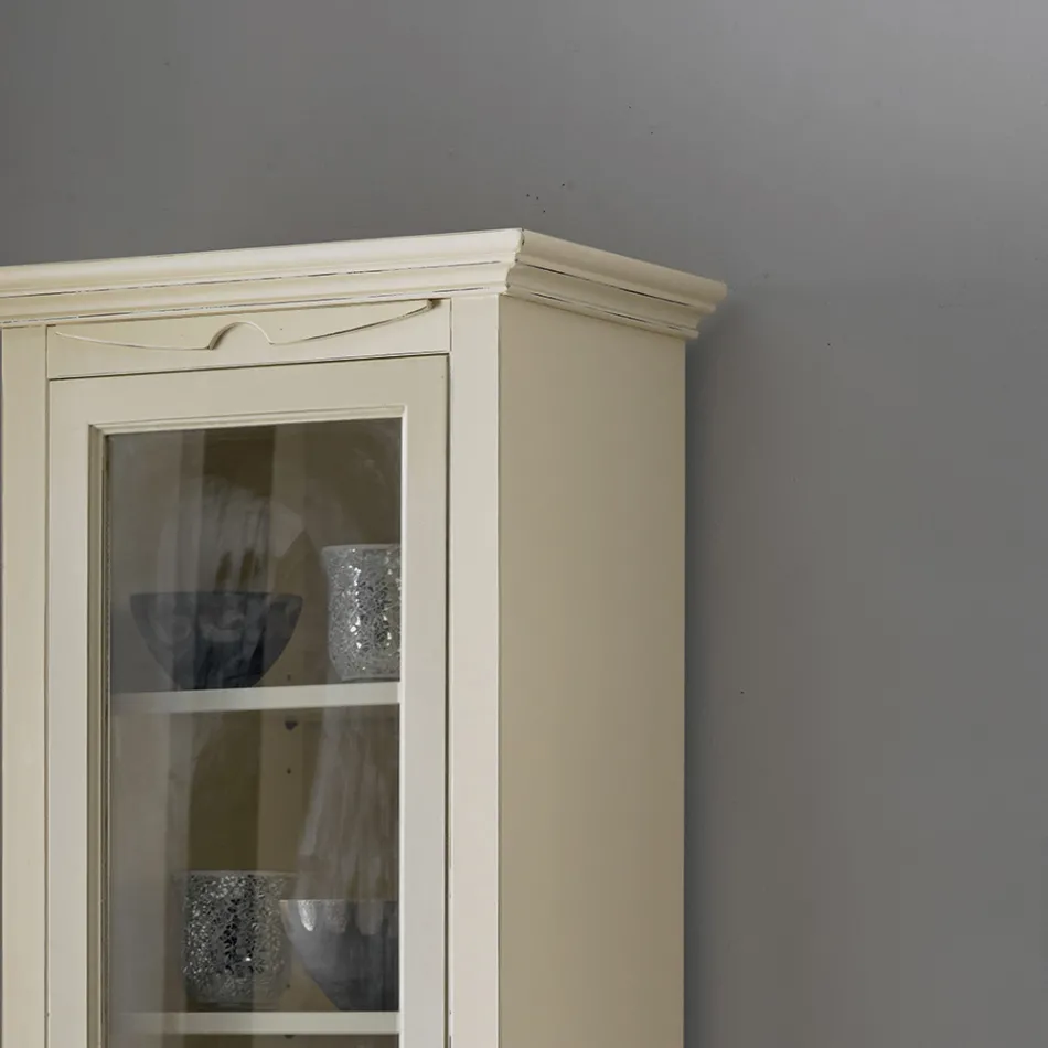 Dřevěná vitrína s povrchovou úpravou patinovaná slonová kost. Vyrobeno v Itálii - Fosta Viadurini